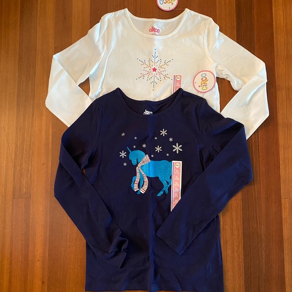 Closeout Bundle - 2 Girls Holiday T-shirt’s - Picture 1 of 5